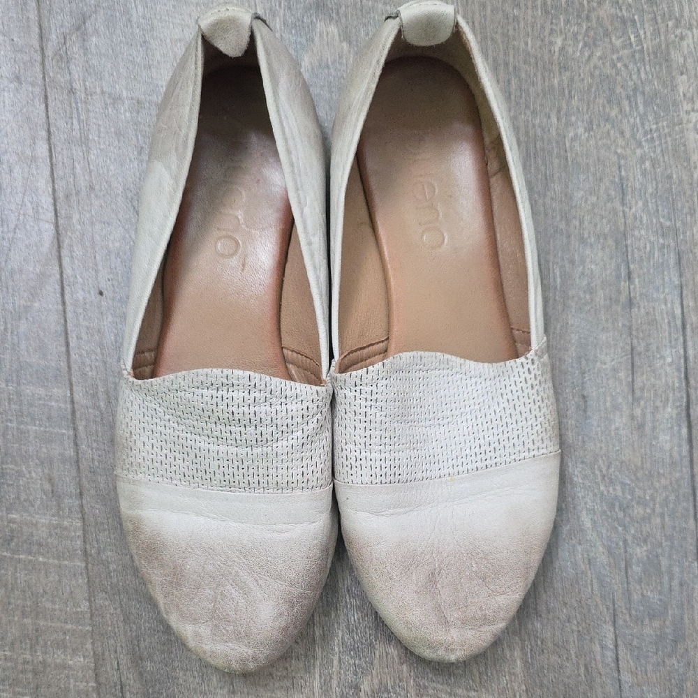 Bueno Cream Flats Classic Comfortable Design